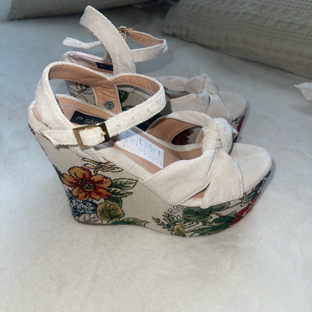 For Not Using, Beautiful Sandal With Print , Size… - image 2